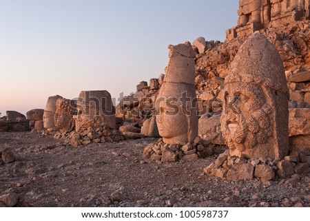 Toppled heads of the gods at the top of Nemrut dagi in Turkey.