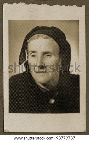 PRAGUE , CZECH REPUBLIC , CIRCA 1940 - An unidentified old woman - Portrait
