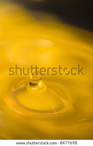 yellow liquid, super macro