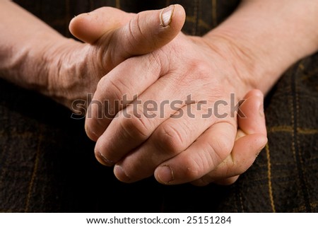 Close up of an old woman\'s hands