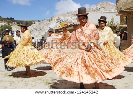 ISLA DEL SOL, BOLIVIA - MAY 14: Unidentified Aymara women (\