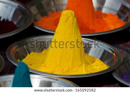 Colour powder in Orchha, India