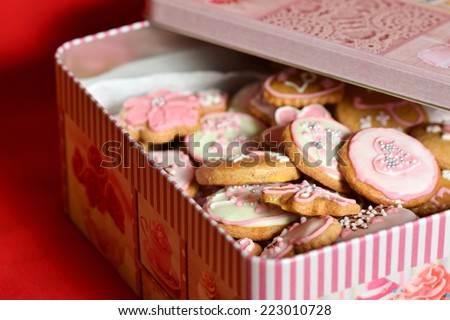 Gingerbread cookies. Decorated home baked gingerbread cookies with colored icing sugar. Ready for Christmas or Valentine\'s Day - beautiful gift.