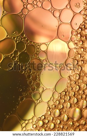 Mixture of olive oil and water / Abstract bubbles