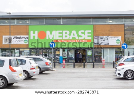 CAMBRIDGE, ENGLAND - 7 May 2015: Shoppers entering \'Homebase\' DIY store in Cambridge retail park on newmarket road.