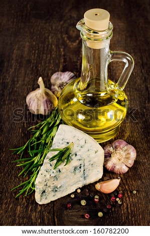 ingredients for the Mediterranean : the blue cheese , olive oil, spices
