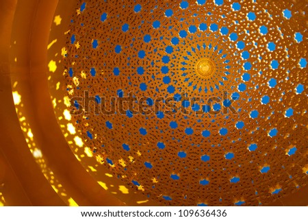 Golden circle ceiling