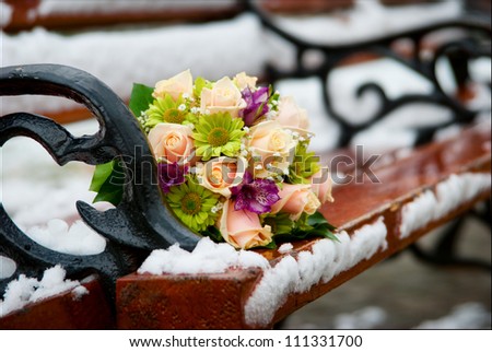 bridal bouquet, wedding bouquet in the snow