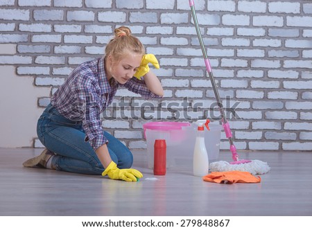 apartment cleaning and washing floors