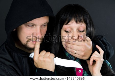 Man with a knife attacked girl