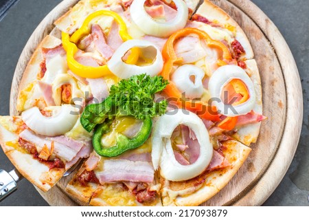 Pizza with Bacon, Onions, sweet pepper and cheese