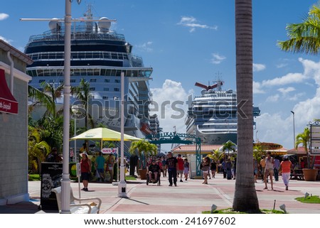 ST.MAARTEN, PHILIPSBURG - NOVEMBER 19 : Cruise ship at St.Martin port on November 19, 2014 in St.Maarten, Philipsburg.