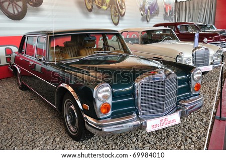 MOSCOW - JUNE 25: Mercedes Benz 600 1963 in Moscow Auto-retro Museum exhibition June 25, 2010 Moscow, Russia.