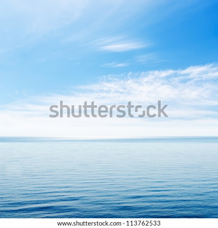 Similar – Foto Bild Spiegelung von Himmel, Wolken, Wald und Bergen im Wasser. Sommerlandschaft mit See und Bergwald