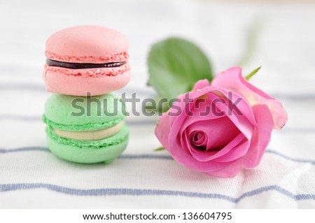 French Macaroons with rose