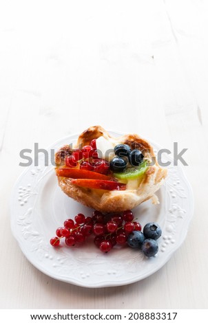 Fruit cake with berries/Fruit cake with berries
