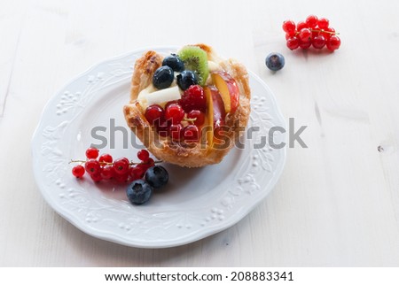 Fruit cake with berries/Fruit cake with berries