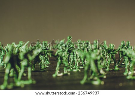 green toy soldiers