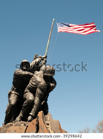 Marine Corps War Memorial and Iwo Jima flag raising statue