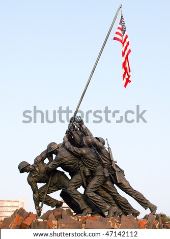 Marine Corps War Memorial Iwo Jima statue and American Flag