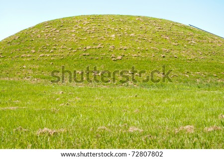 Emerald Mound native american indian monument