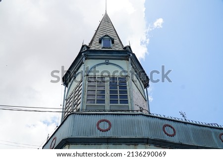 The four towers at the corners of the Ver-O-Peso market are significant structures that give the market, which opened in 1901, its unique appearance. Belem, state of Para, Brazil. Foto stock © 