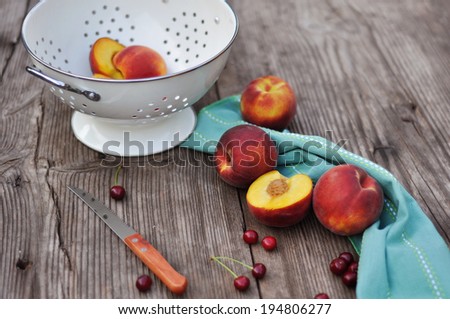 peach,peach slices,cherry keep the old table