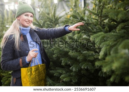 Similar – Foto Bild Frau auf Weihnachtsmarkt