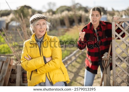 Similar – Foto Bild Zwei unterschiedliche Gartenzäune an einer Ecke