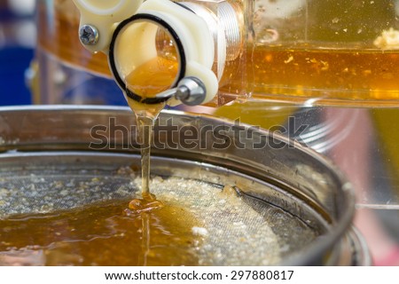 Honey extraction by honey extractor