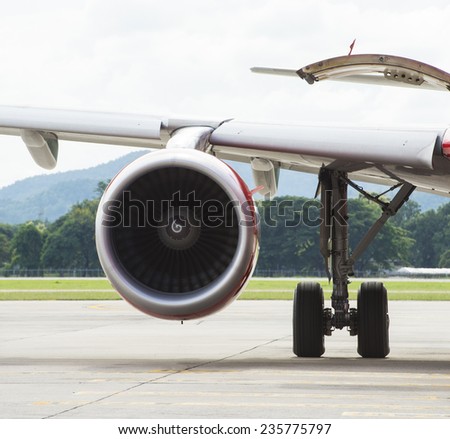 Airplane turbine on the wings of an commercial airplane