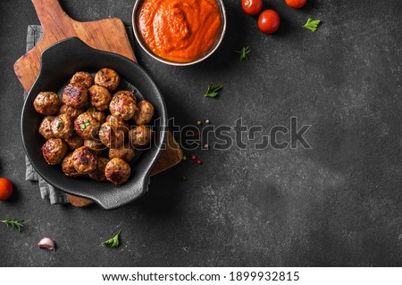 Fryed meatballs on black background, top view, copy space. Beef roasted meatballs  ready for eat. Foto stock © 
