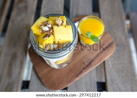 mango juice and ice cream with fresh mango