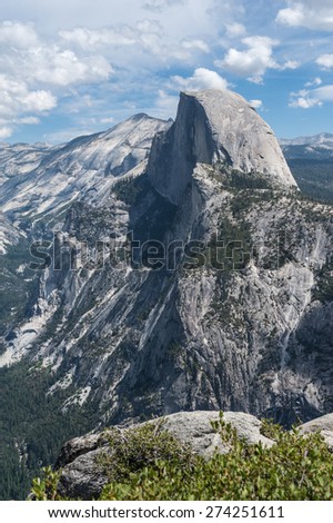 Half-Dome view from Glacier Point, above Yosemite Valley, in California, USA