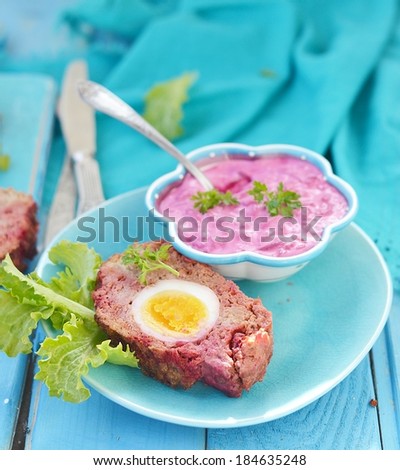 meat loaf with eggs and beet root
