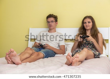 teens on bed Teens on bed