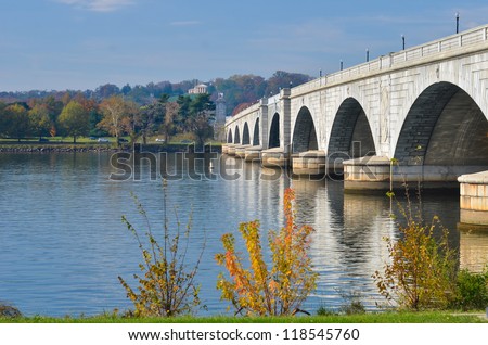 Washington D.C., Arlington Memorial Bridge with reflection on Potomac River - United States of America