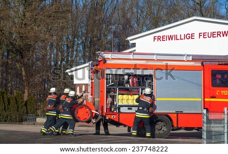 HAMBURG, GERMANY - February 2, 2013: German Firefighters in action
