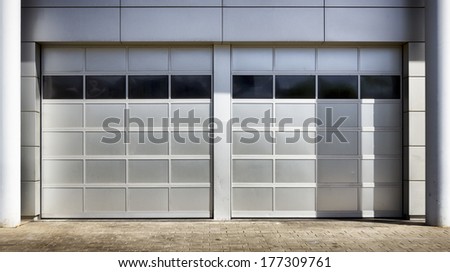 modern garage - front view - photo