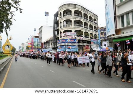 SONGKHLA, THAILAND- November  05: Students and citizens march. Disagreed with the government's amnesty legislation Thailand .At  HATYAI city on November  05, 2013 in Songkla, Thailand.