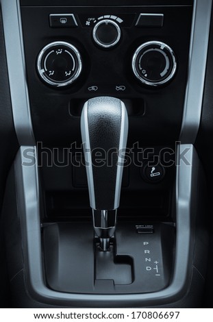gear box in new car interiors