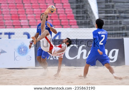 PHUKET THAI-NOV19:unidentified players during of Iran kicks the ball during the Beach Soccer match between Iran and Thailand the 2014 Asian Beach Games at Saphan Hin on November19,2014 in Thailand