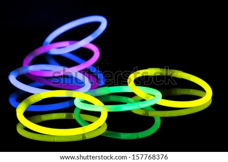 Multicolor glow sticks of round shape,long time exposure