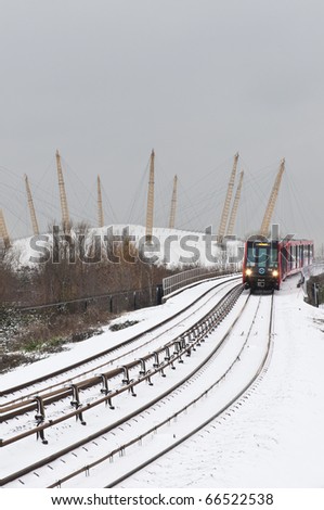 LONDON - DECEMBER 02: The snow fall during the coldest beginning of winter on record in the UK caused transport disruptions throughout the week. DECEMBER 02, 2010 in London.
