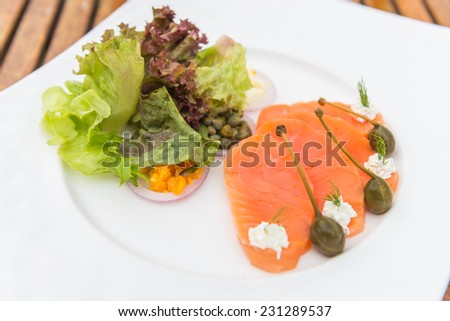 Smoked salmon salad
