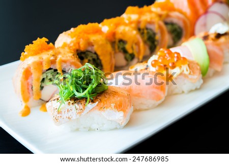 Salmon sushi roll - japanese food