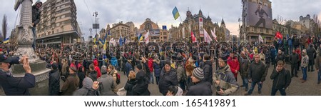 Kiev, Ukraine- November 31, 2013: Meeting of evening and night at St. Michael\'s Square, after the forcible dispersal of Maidan-initiated tumultuous eventsPeople expressed disbelief Yanukovych, Azarov