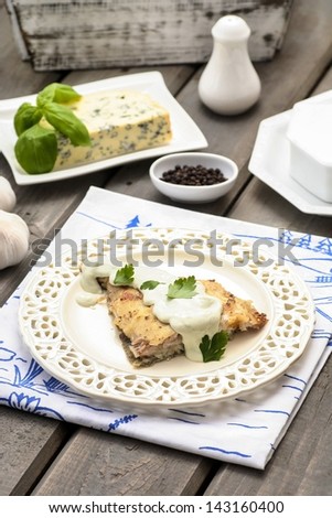 Plaice with blue cheese sauce
