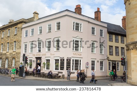 OXFORD, UK - OCTOBER,11, 2014: Famous cafe Kings Arms, the oldest pub in Oxford United Kingdom