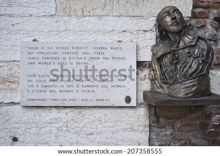 VERONA, ITALY - OCTOBER 19, 2012; Photo of William Shakespeare bust and plaque dedicated to the city of Verona